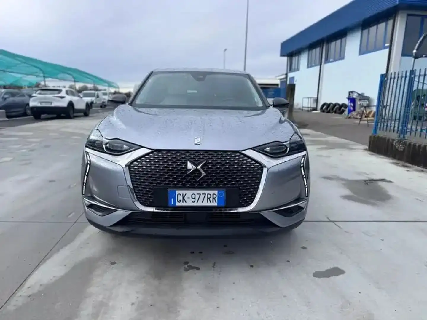 DS Automobiles DS 3 Crossback Crossback DS3 1.2 Grand Chic 130cv TG: GK977RR Gris - 2