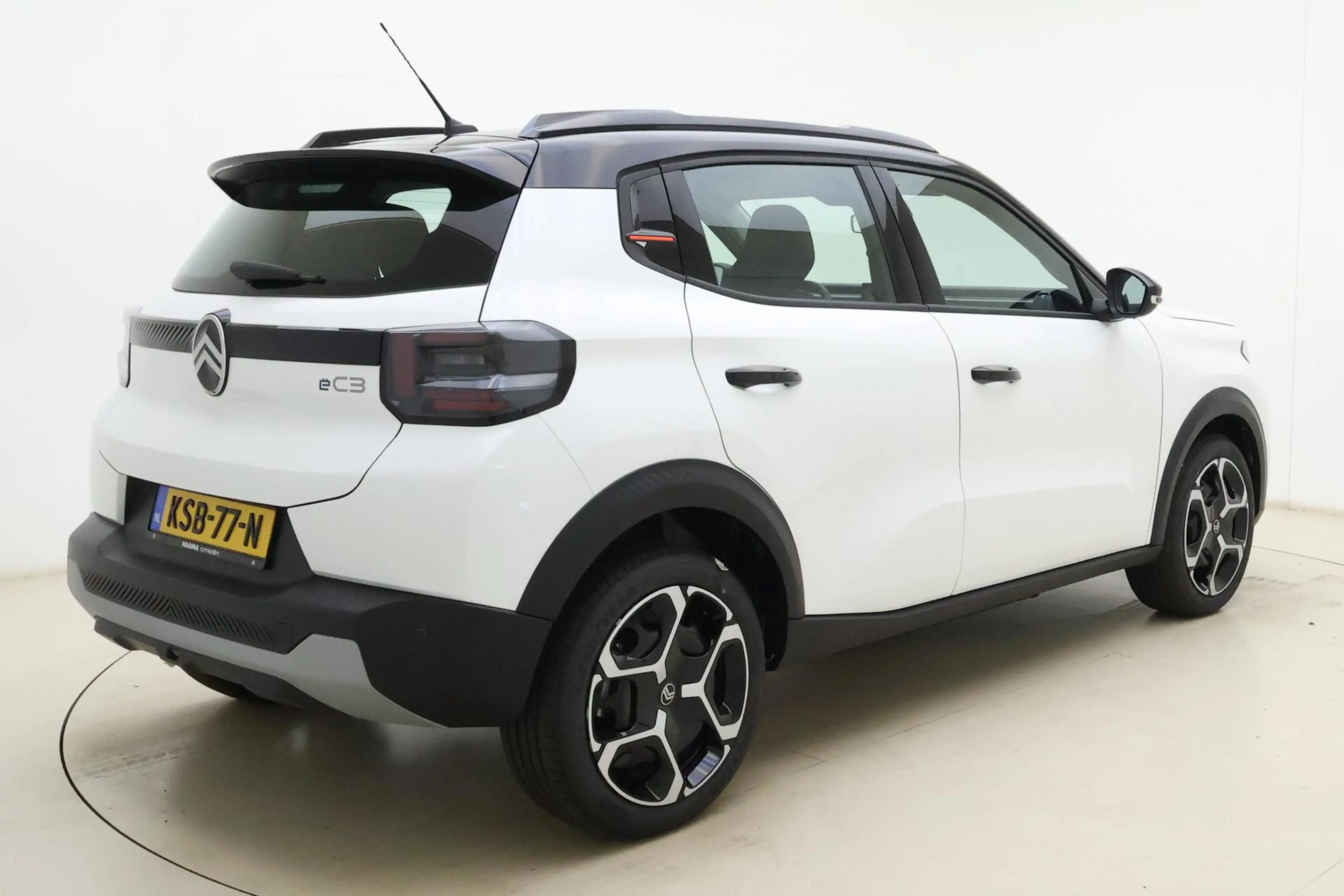Citroen E-C3 Plus 113pk Comfort Range 44 kWh | Parkeersensoren — photo 2