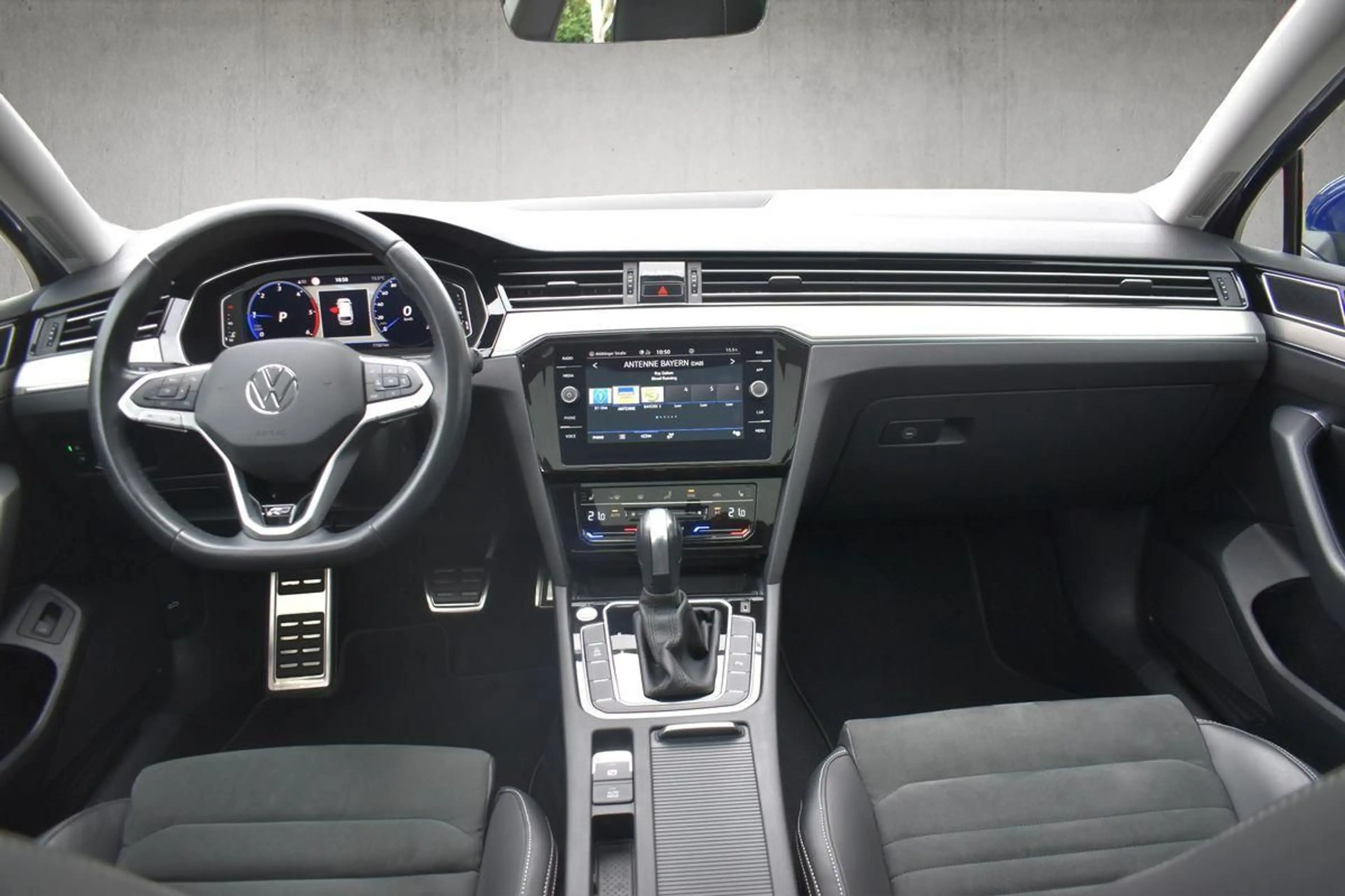 Volkswagen Passat Variant Passat Var. 2.0 TDI DSG Eleg.*R-Line*App-C.*AHK* — photo 10