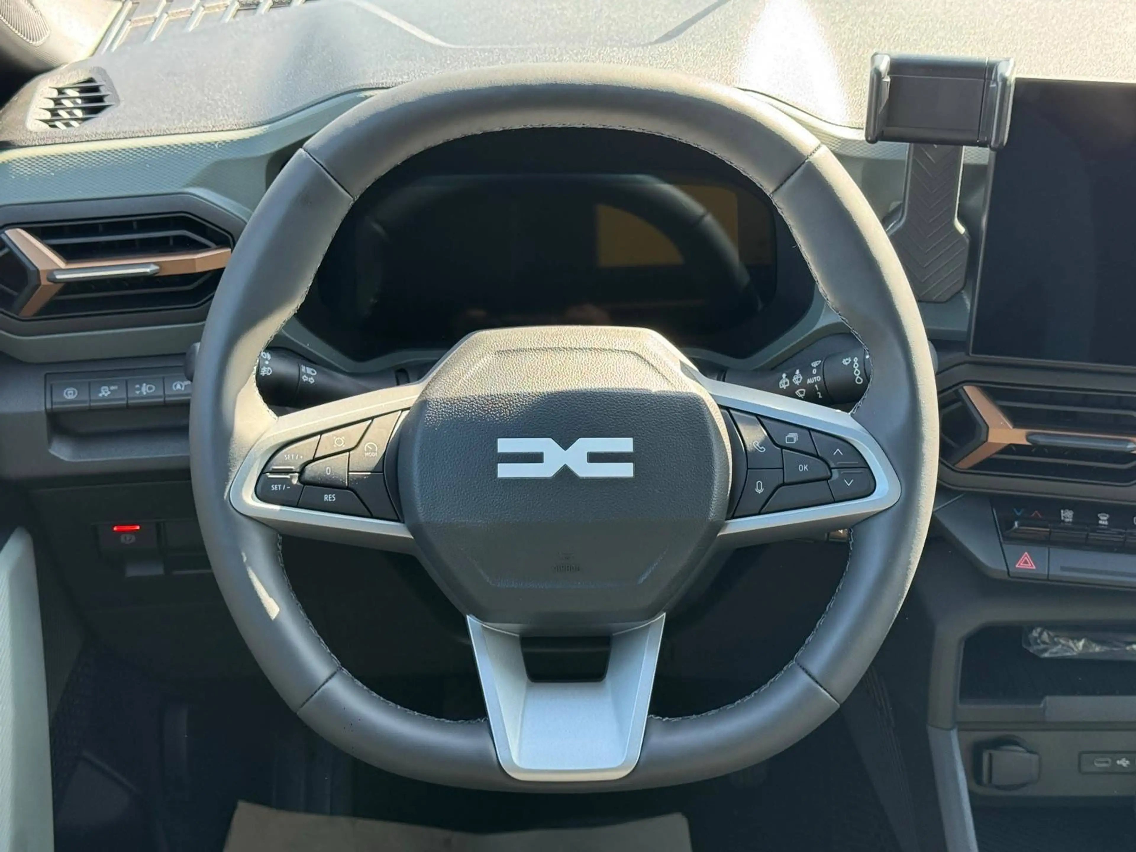 Dacia Bigster Extreme TCe 130 4x4 *Winter-Plus/City-P* — photo 11