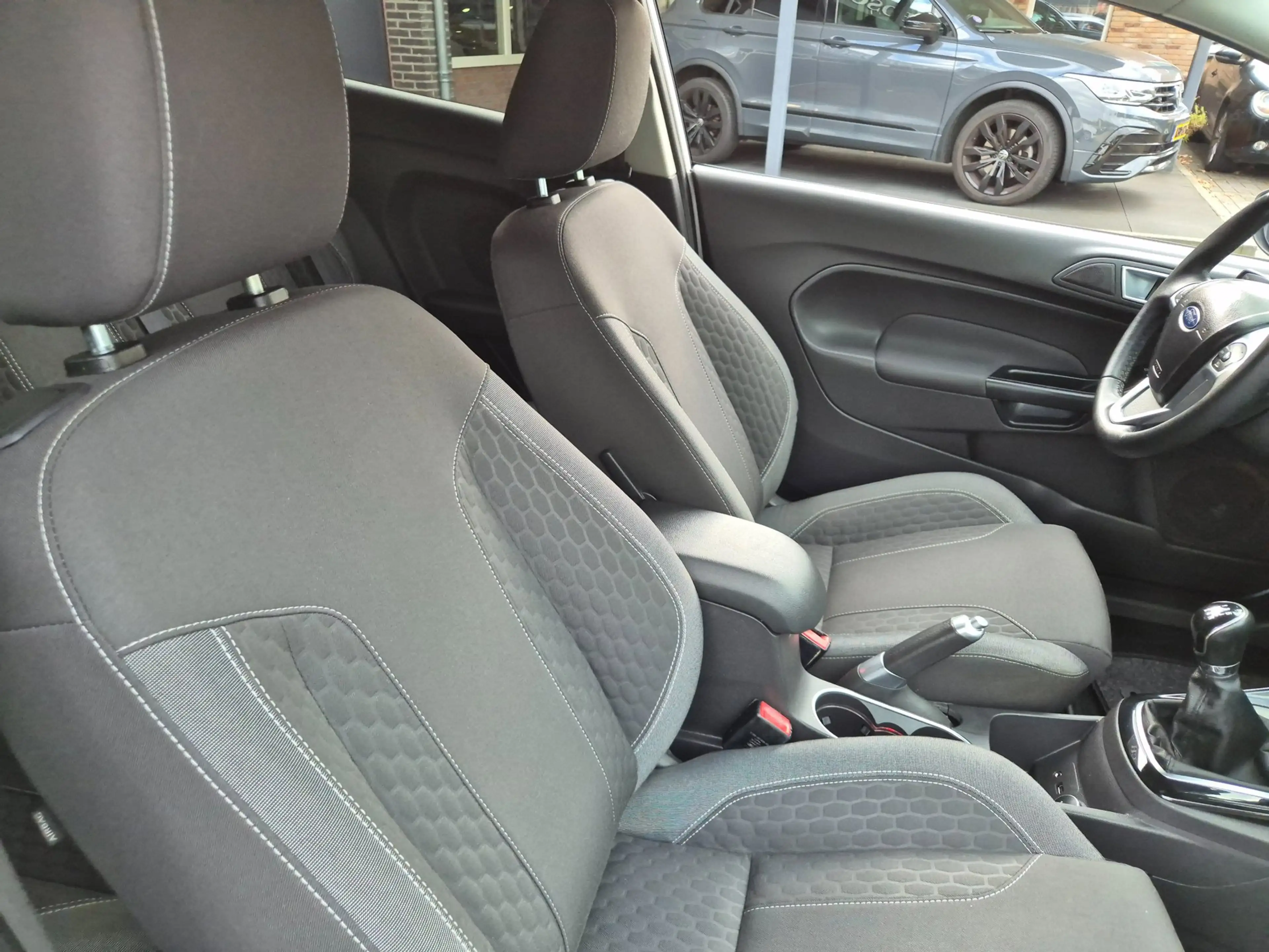 Ford Fiesta 1.0 EcoBoost Titanium st-line — photo 12