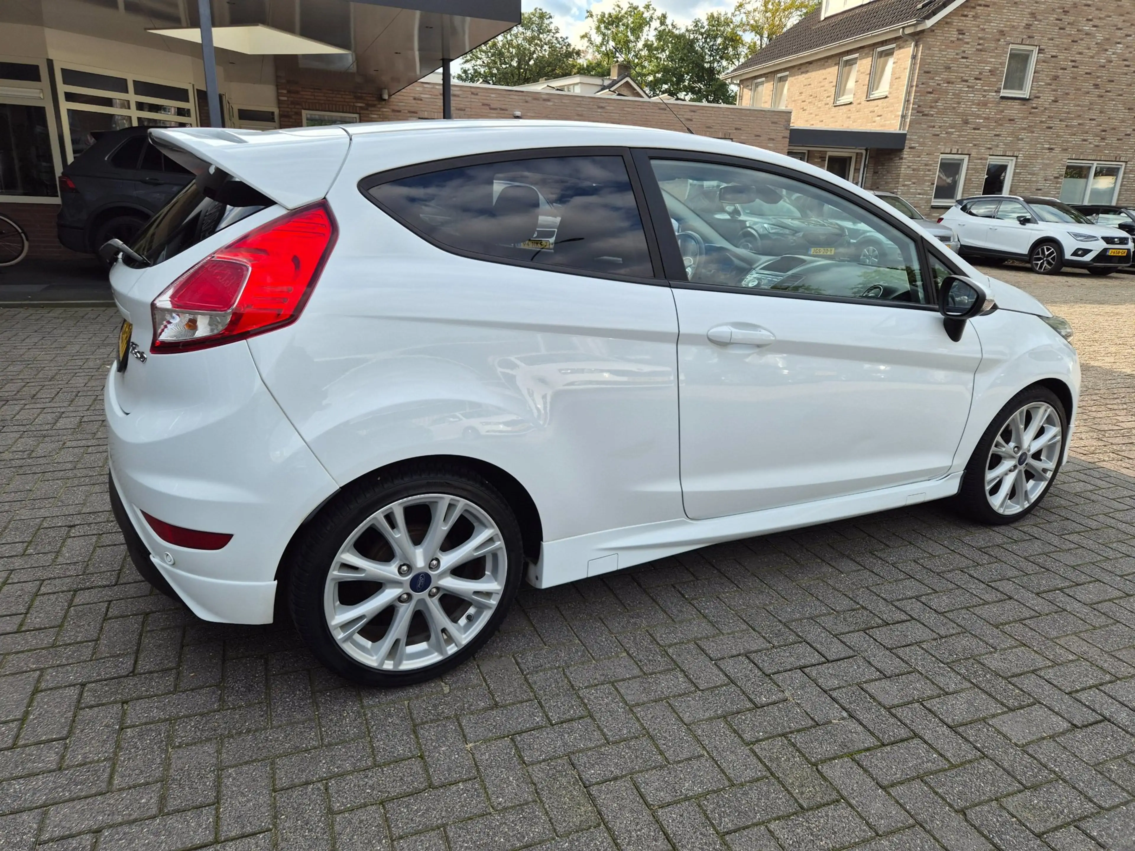 Ford Fiesta 1.0 EcoBoost Titanium st-line — photo 8