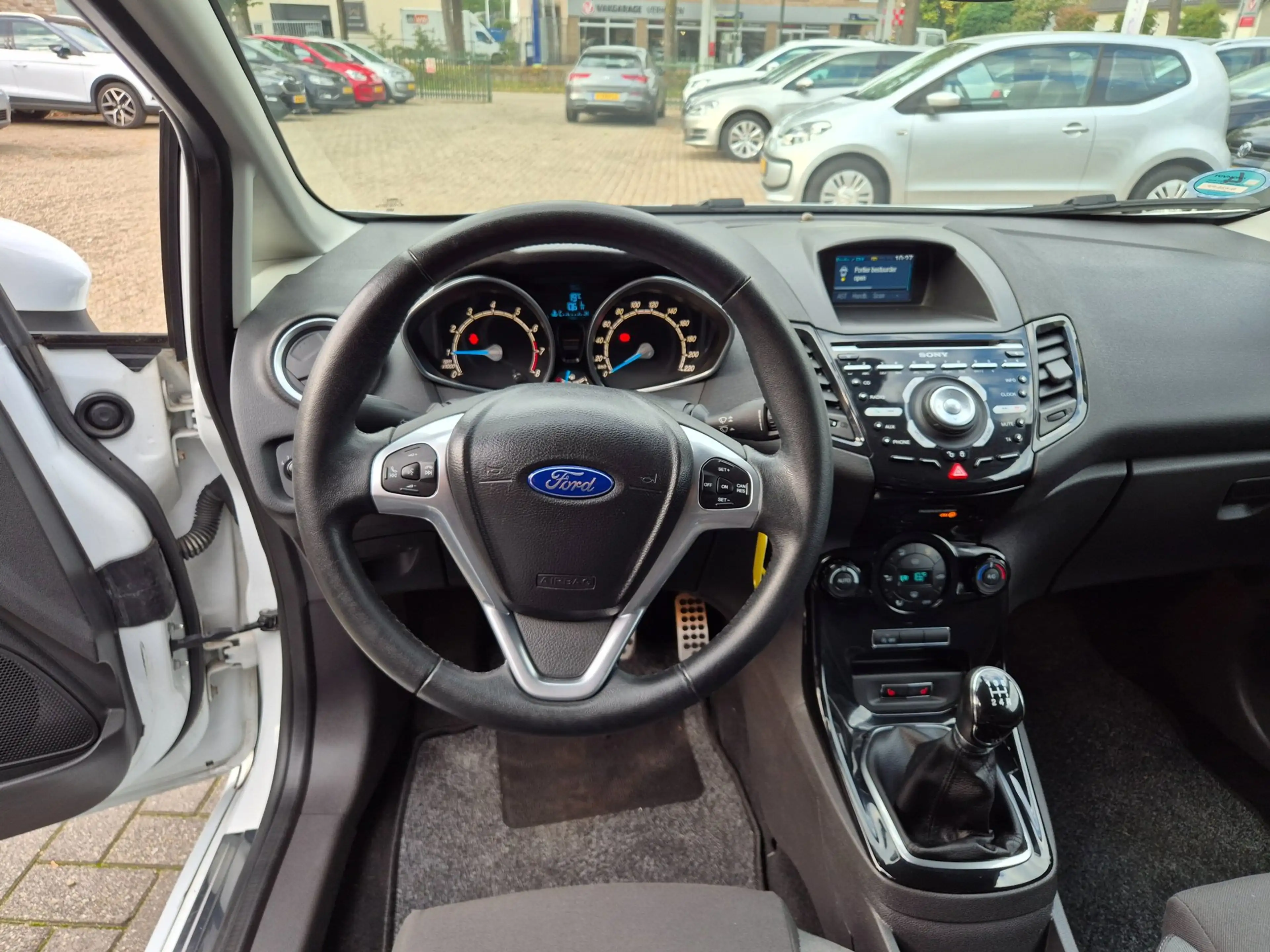 Ford Fiesta 1.0 EcoBoost Titanium st-line — photo 18