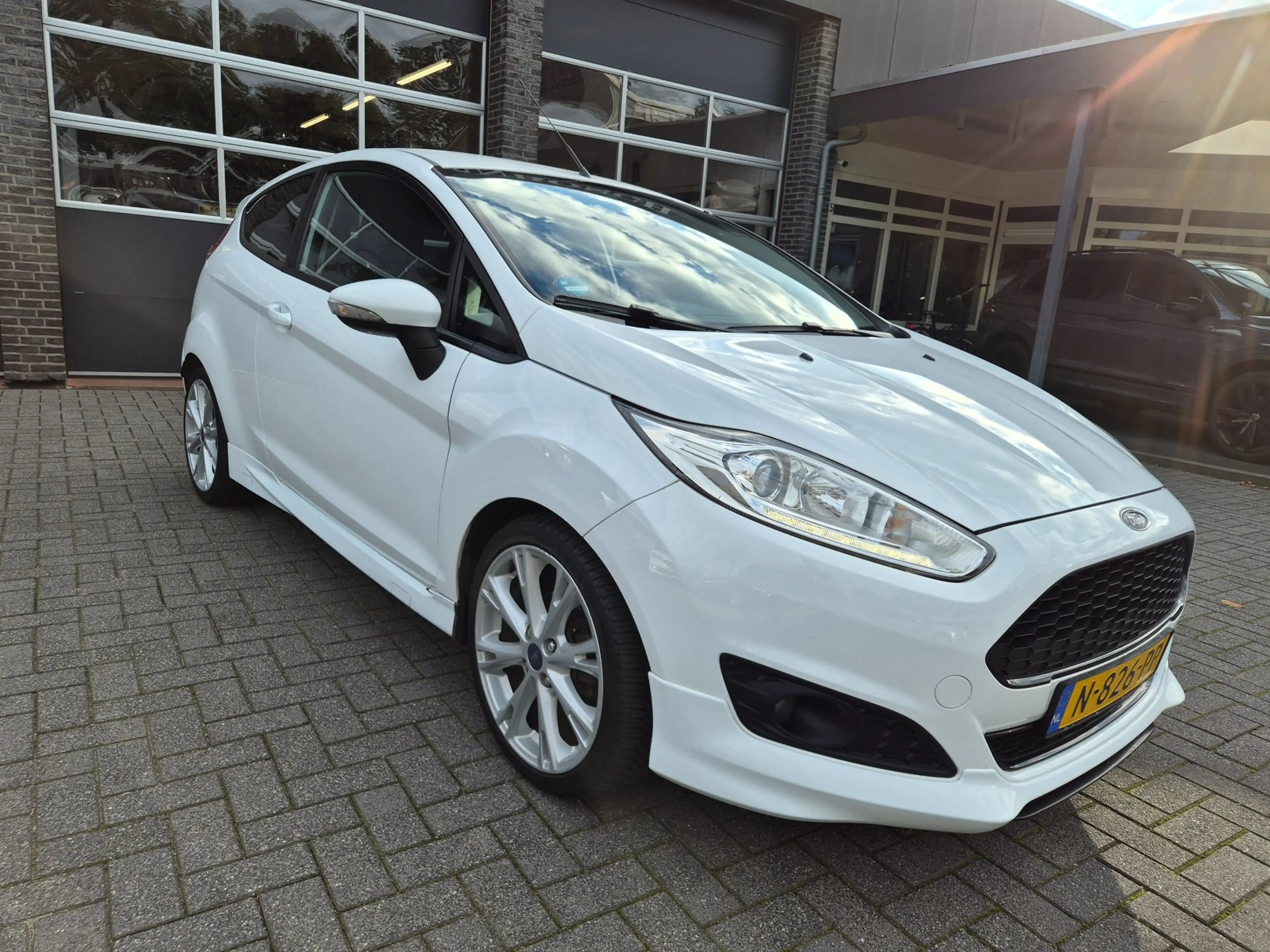 Ford Fiesta 1.0 EcoBoost Titanium st-line — photo 11