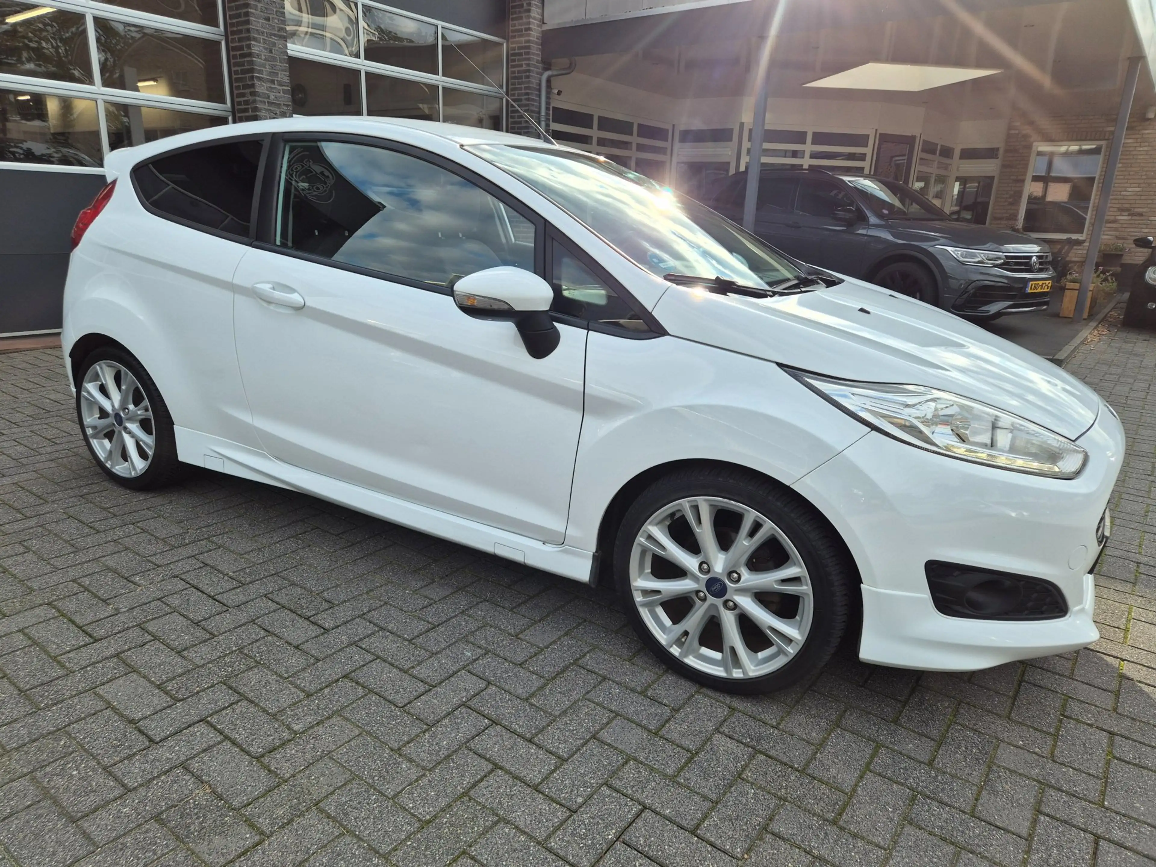 Ford Fiesta 1.0 EcoBoost Titanium st-line — photo 10