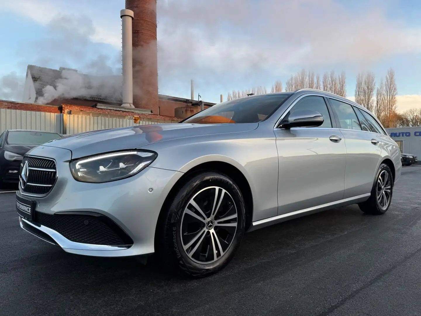 Mercedes-Benz E 220 d*LED*RFK*NETTO*TÜV27*NAVI*SITZH Argento - 1