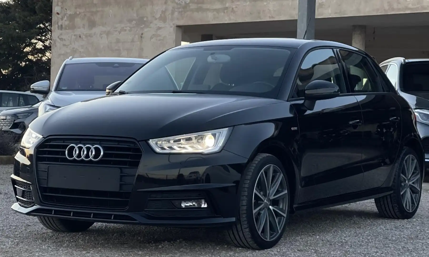 Audi A1 1.6 TDI 116 CV Sport Nero - 2