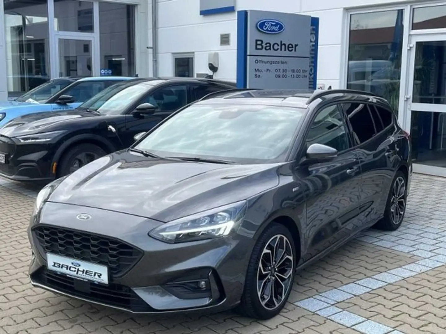Ford Focus Turn. 1.0 Hybrid ST-LINE X WINTER 18 ZOLL Gris - 1