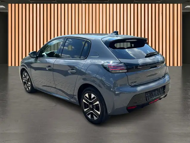 Peugeot 208 view 7