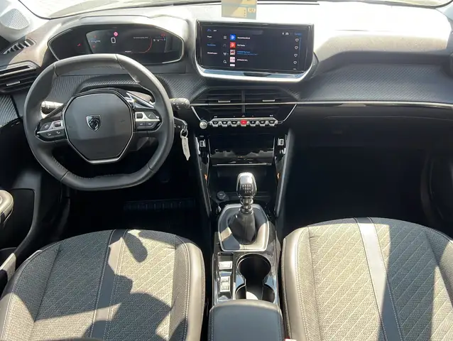 Peugeot 208 view 10