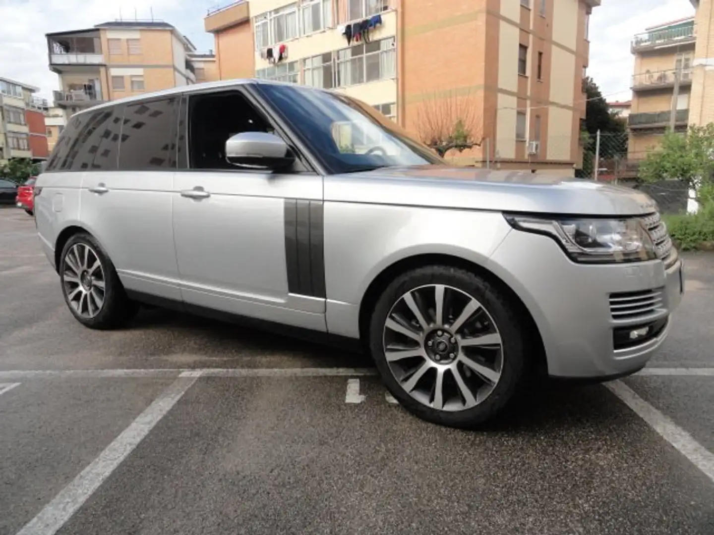 Land Rover Range Rover Range Rover IV 2013 3.0 tdV6 Vogue auto my16 E6 Argento - 1