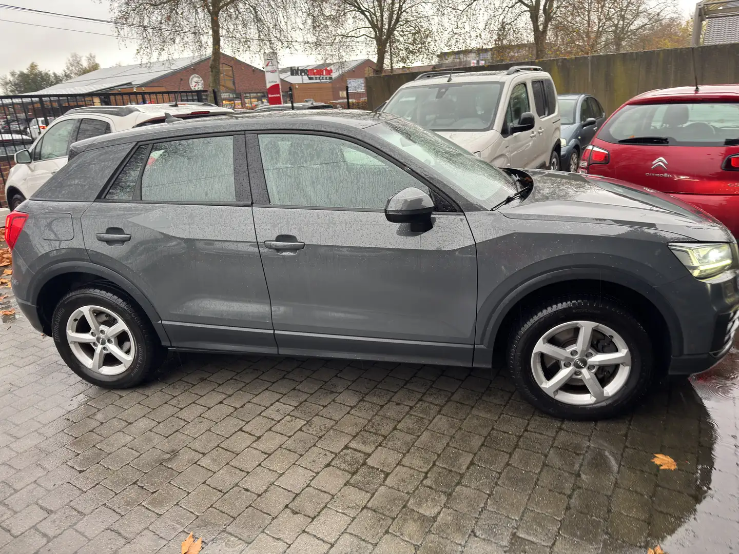 Audi Q2 Q2 1.4 TFSI c.o.d Sport-CUİR-GPS-XENON…….. Grijs - 2