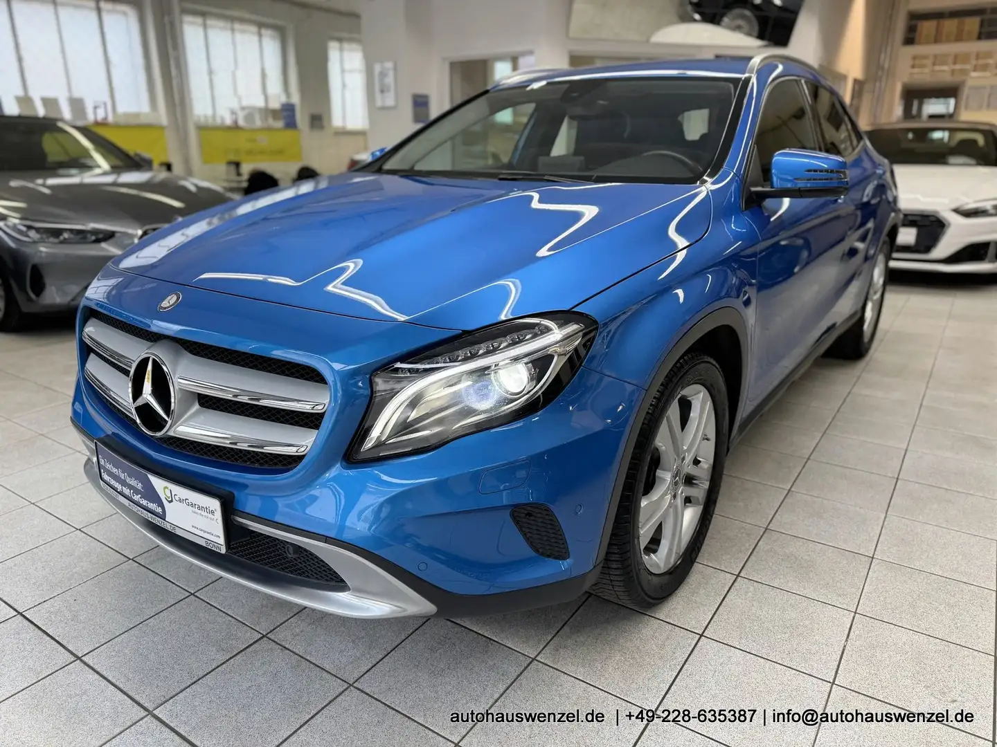 Mercedes-Benz GLA 180 6-Gang "URBAN" AHK XENON NAVI SITZHEIZUNG 18-ZOLL Modrá - 2