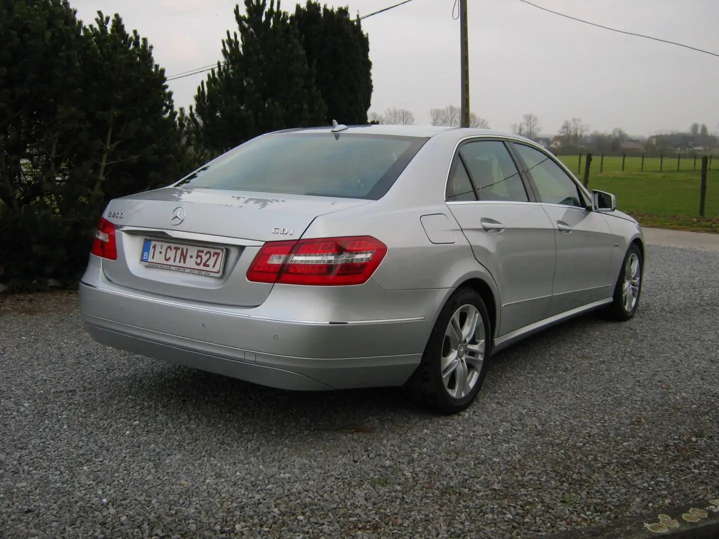 Mercedes-Benz E 200 CDI DPF BlueEFFICIENCY Avantgarde - 2