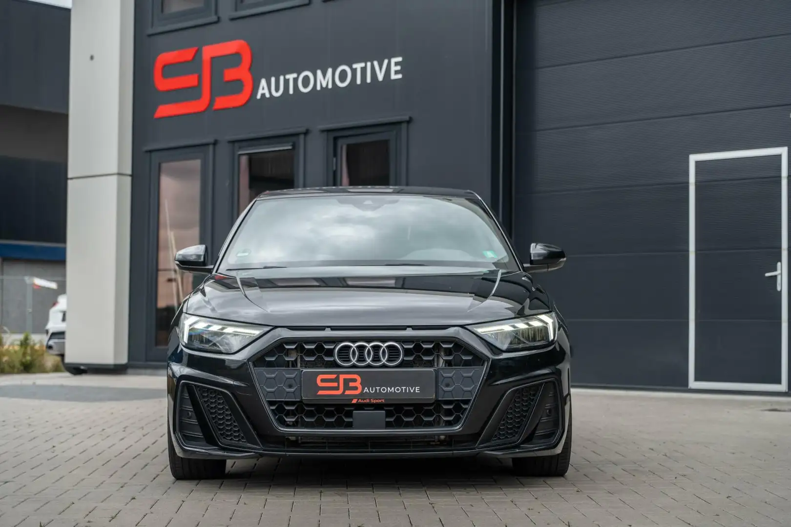 Audi A1 Sportback 35 TFSI S Line edition one Zwart - 2