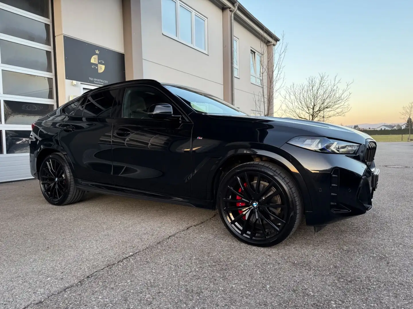 BMW X6 40 i xDrive M Sport*Massage*22 Zoll*Pano* Schwarz - 2
