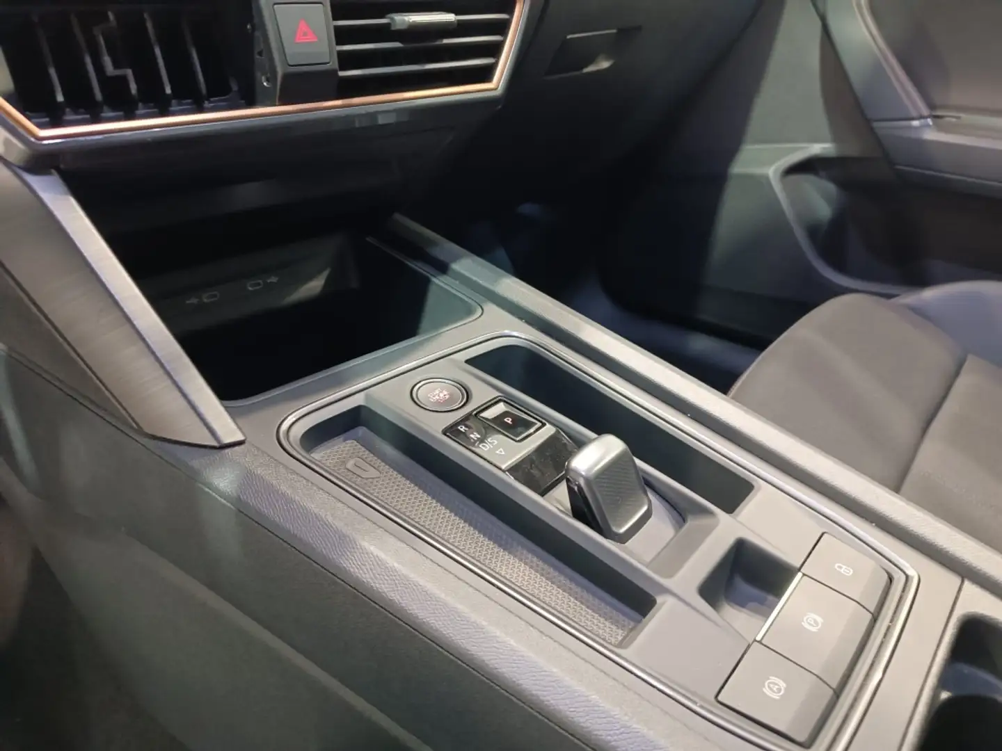 CUPRA Leon 1.5 ETSI Tech Edition DSG 110Kw Negro - 2