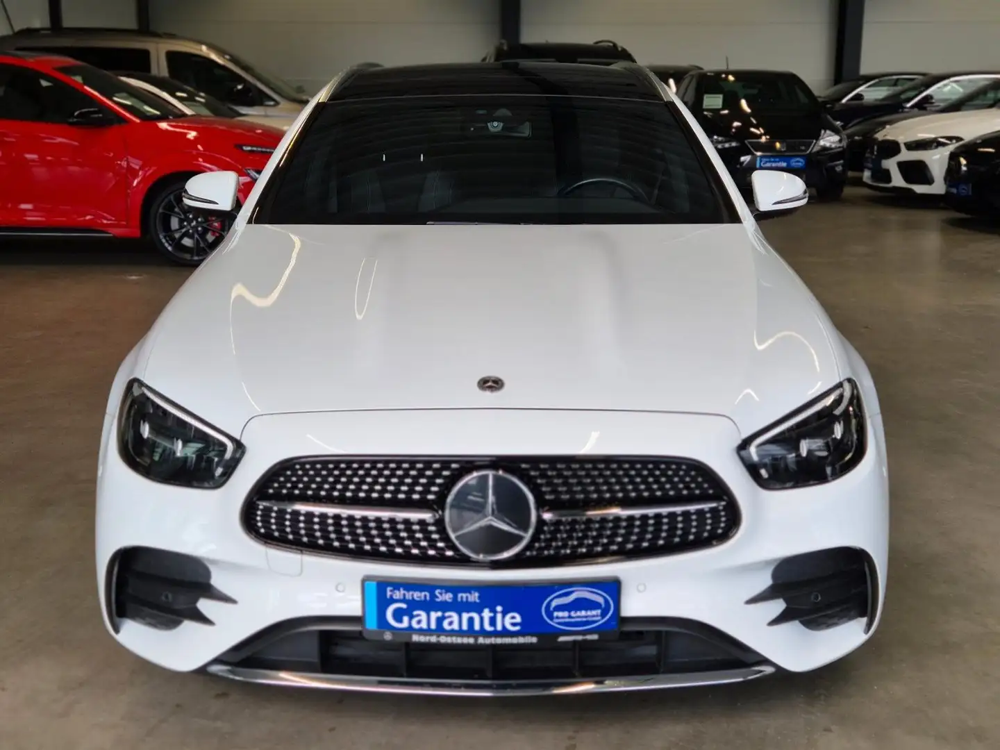 Mercedes-Benz E 220 d T AMG LINE MBUX PANO DISTRONIC WIDES AHK Blanco - 2