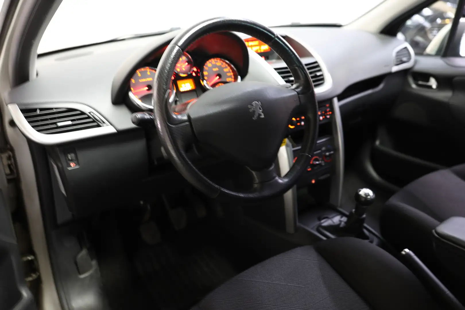 Peugeot 207 1.4 VTi AIRCO '25 Grau - 2