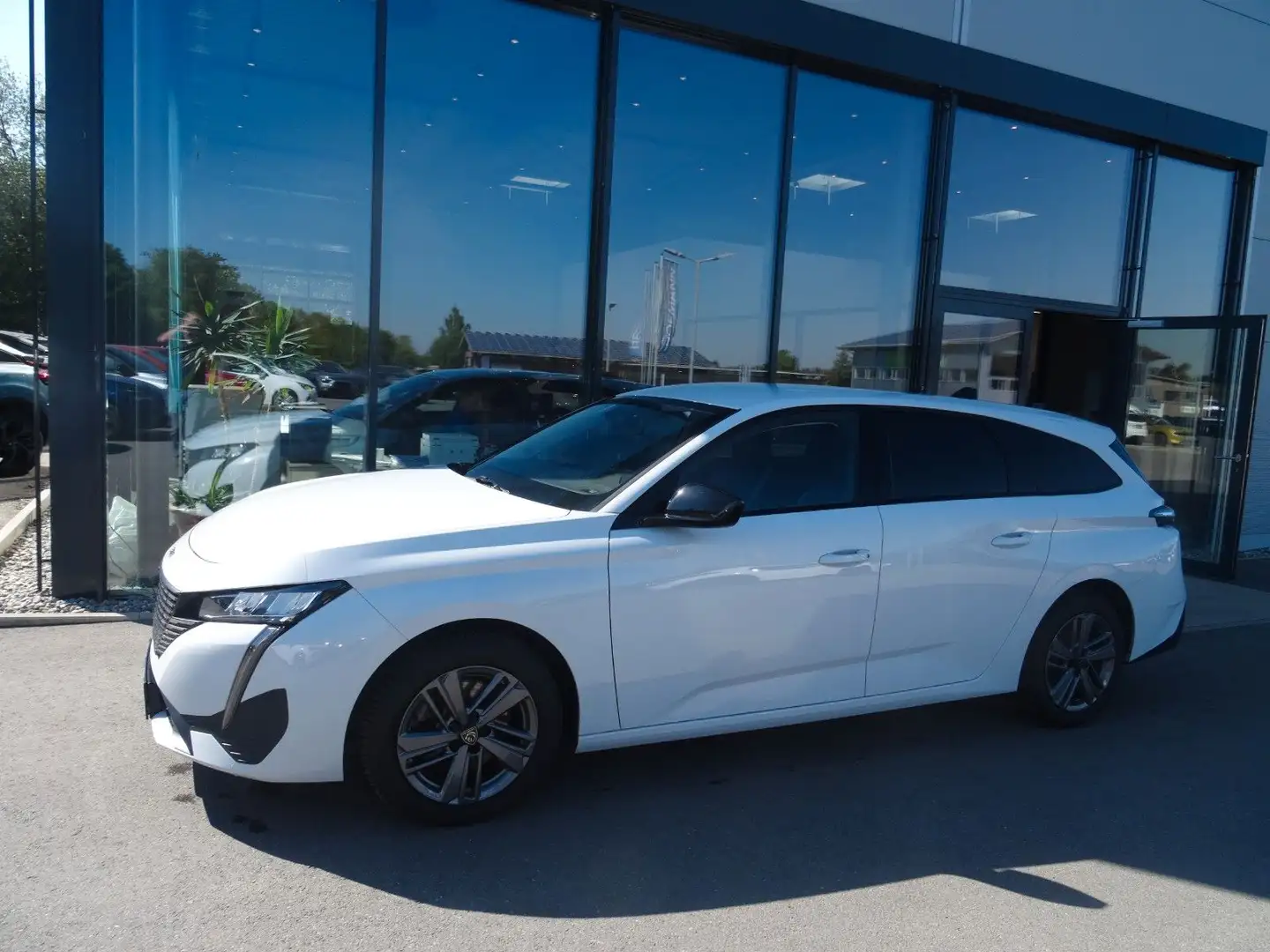 Peugeot 308 SW Allure, Klima, Kamera, Navi, SHZ, PDC Weiß - 2