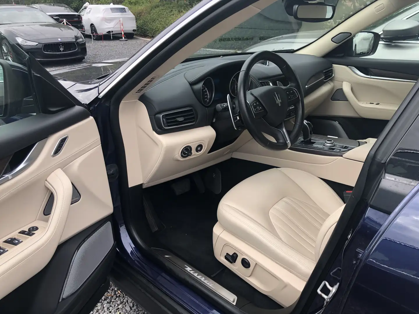 Maserati Levante Levante Diesel Q4 GranLusso Bleu - 2