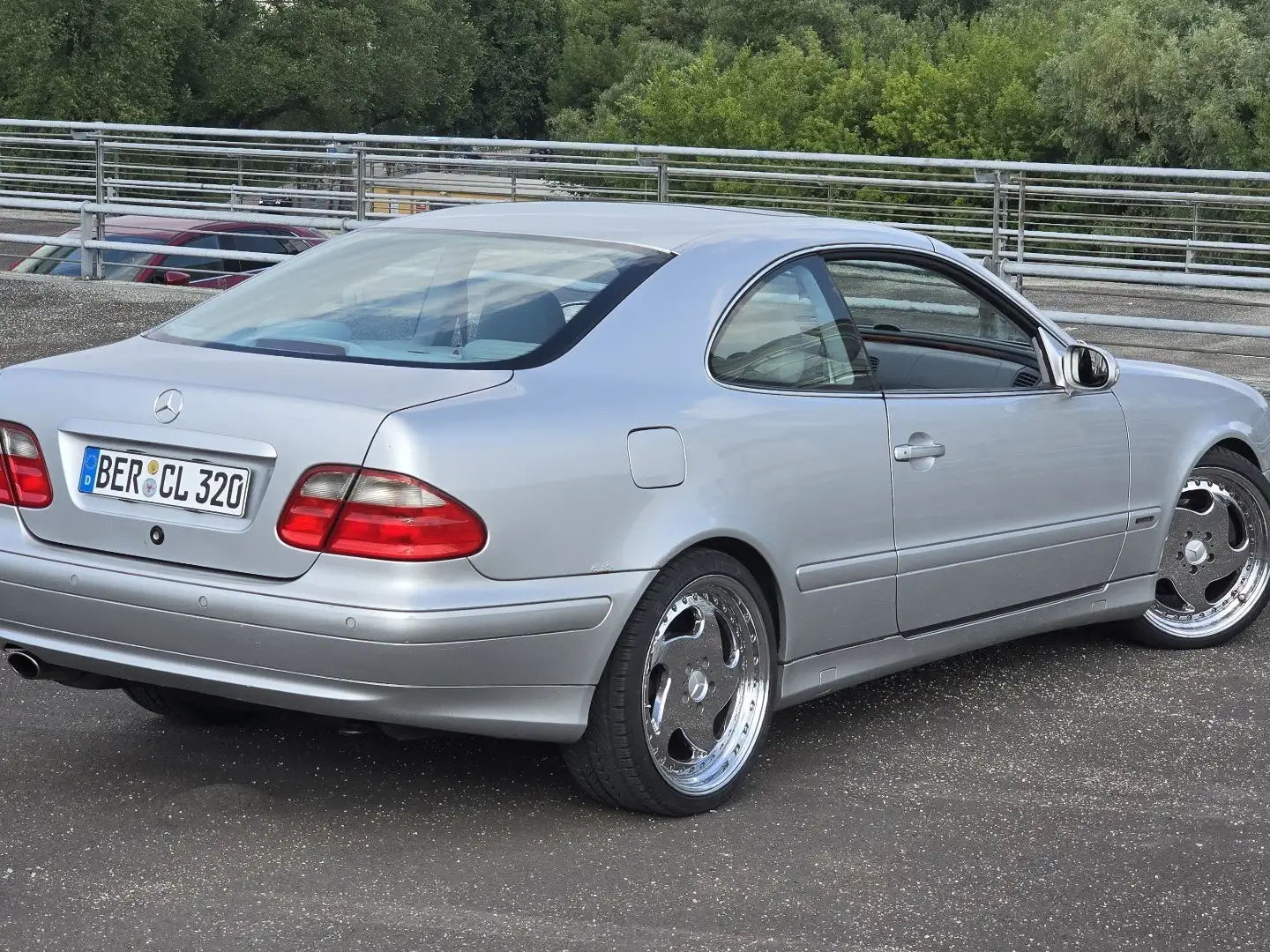 Mercedes-Benz CLK 320 Elegance Silber - 2