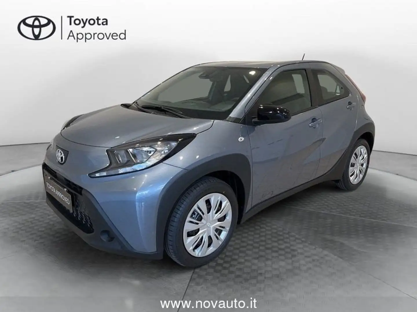 Toyota Aygo X 1.0 VVT-i 72 CV 5 porte Active Blu/Azzurro - 1