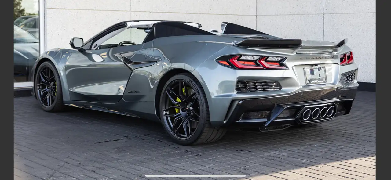 Chevrolet Corvette снимка Chevrolet Corvette