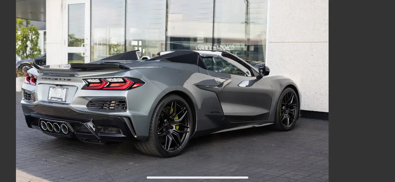 Chevrolet Corvette снимка Chevrolet Corvette