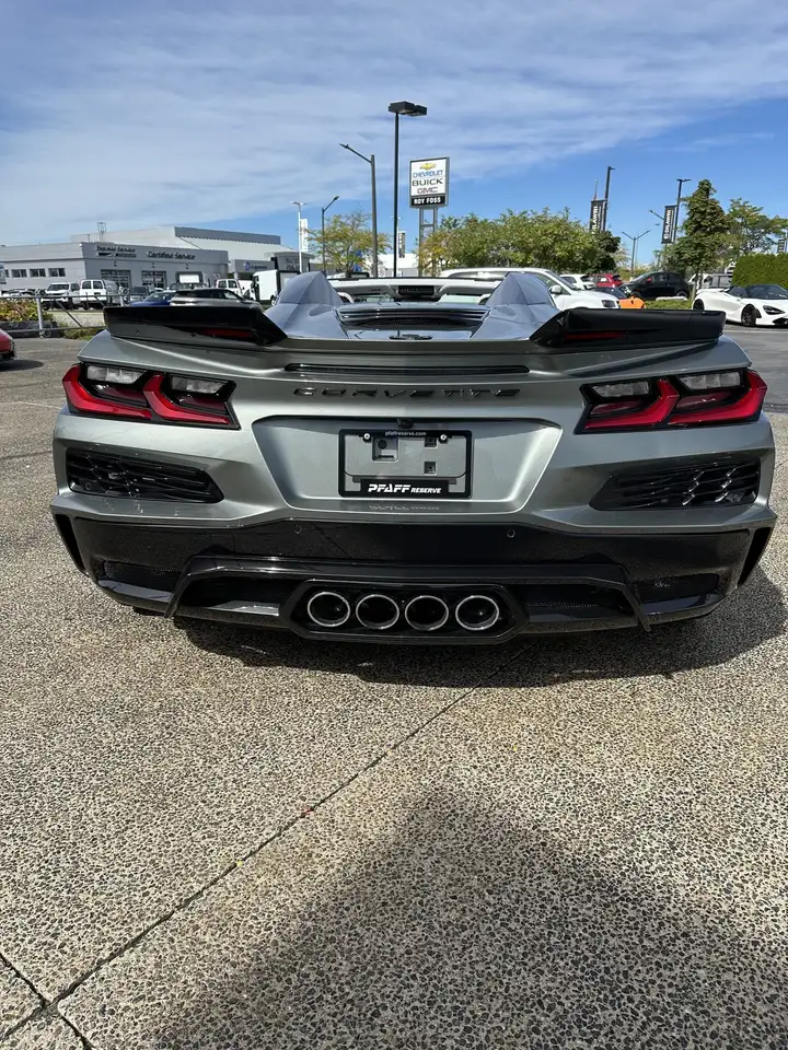 Chevrolet Corvette снимка Chevrolet Corvette