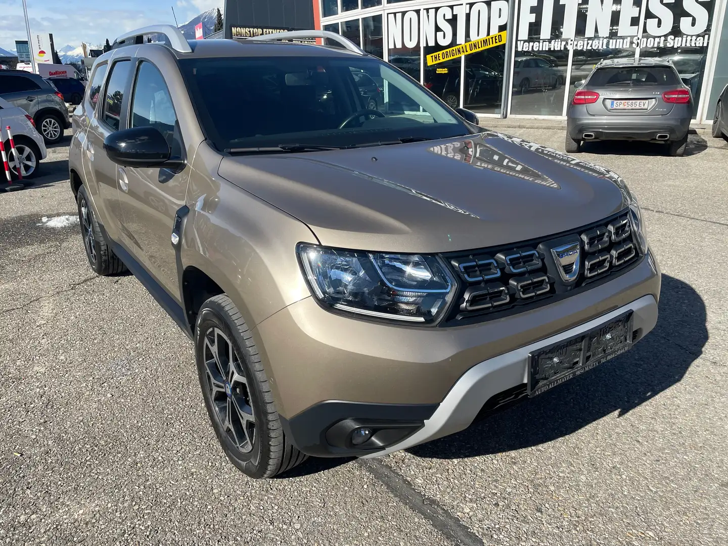 Dacia Duster Celebration 4WD Beige - 2