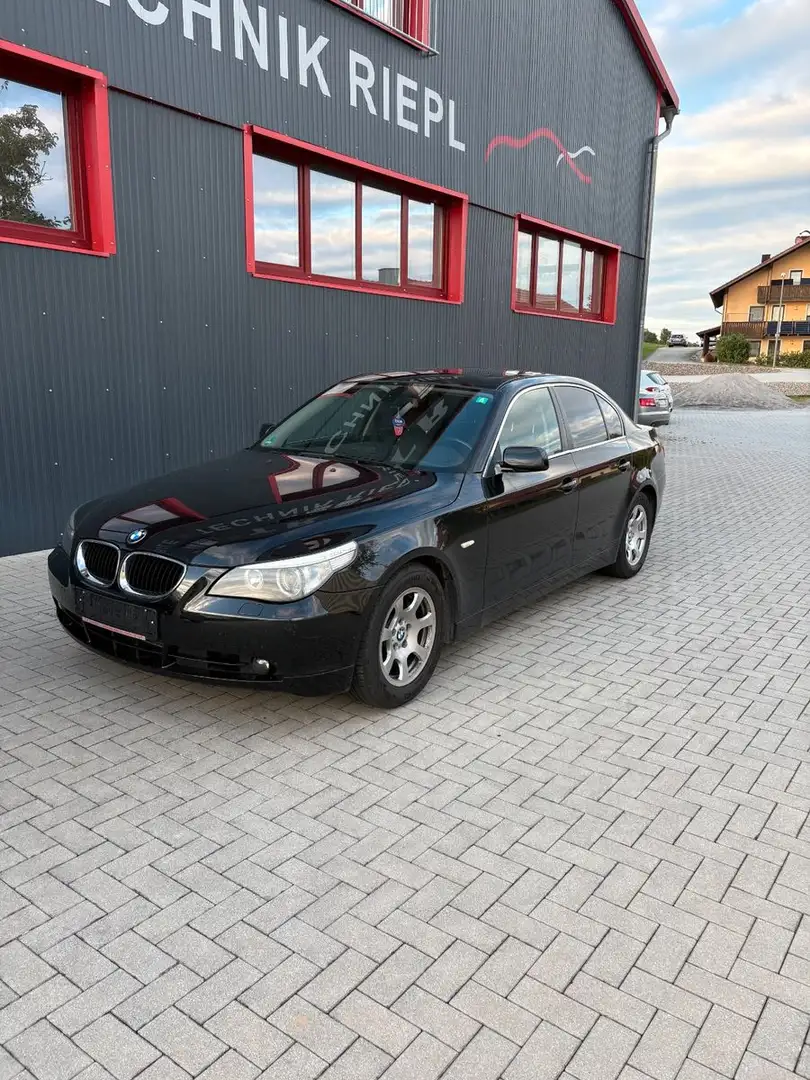 BMW 530 Baureihe 5 Lim. 530d Schwarz - 1