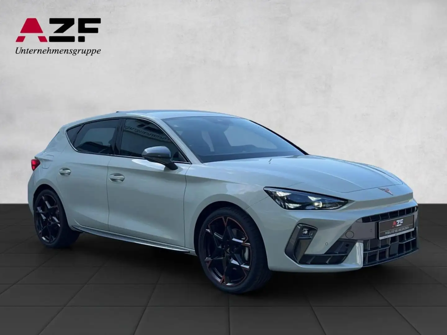 CUPRA Leon 1.5 eTSI DSG+Sennh+Matrix+Edge+Dynamic+Desi Grau - 2