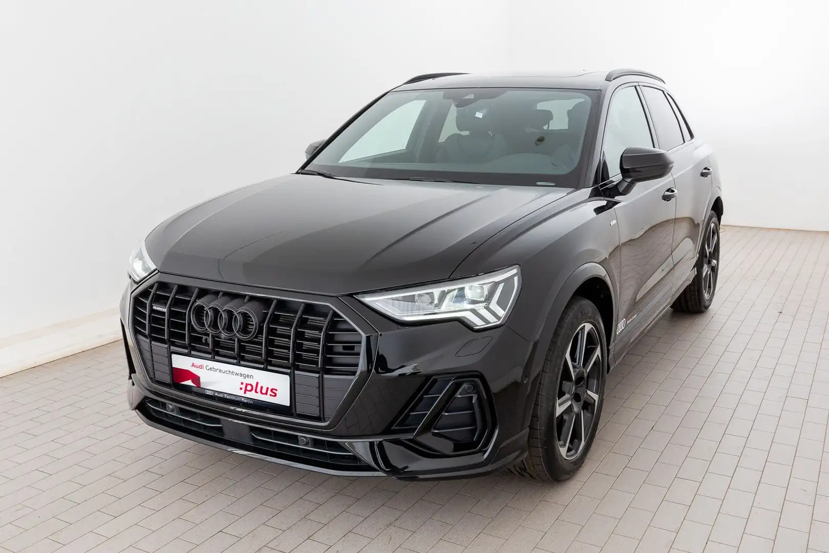 Audi Q3 S line 45 TFSI quattro S tronic Schwarz - 2