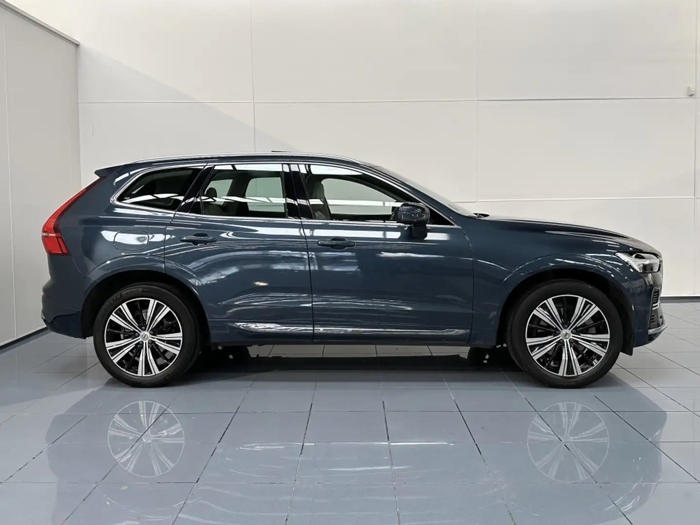 Volvo XC60 T6 Recharge Inscription Blau - 2