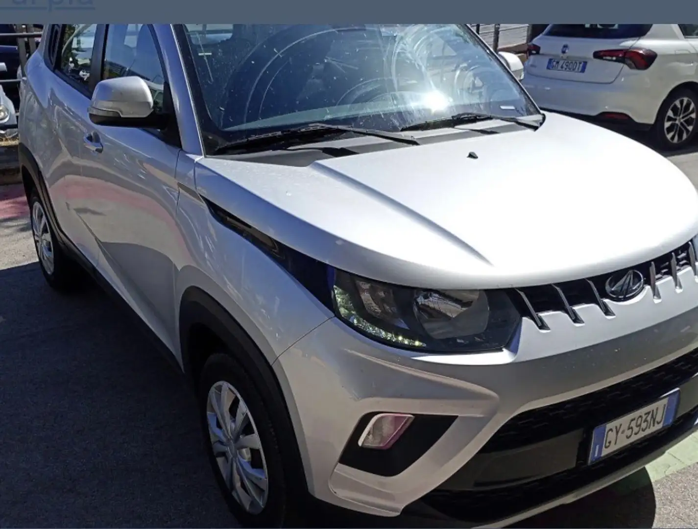Mahindra KUV100 1.2 K6+ - 2
