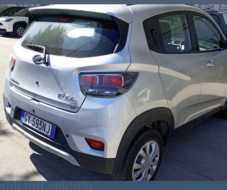 Mahindra KUV100