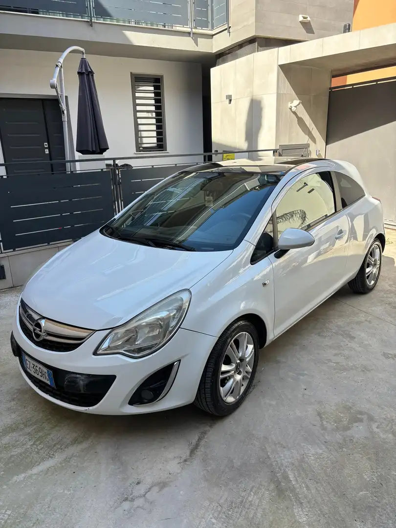 Opel Corsa 3p 1.2 b-Color - 1
