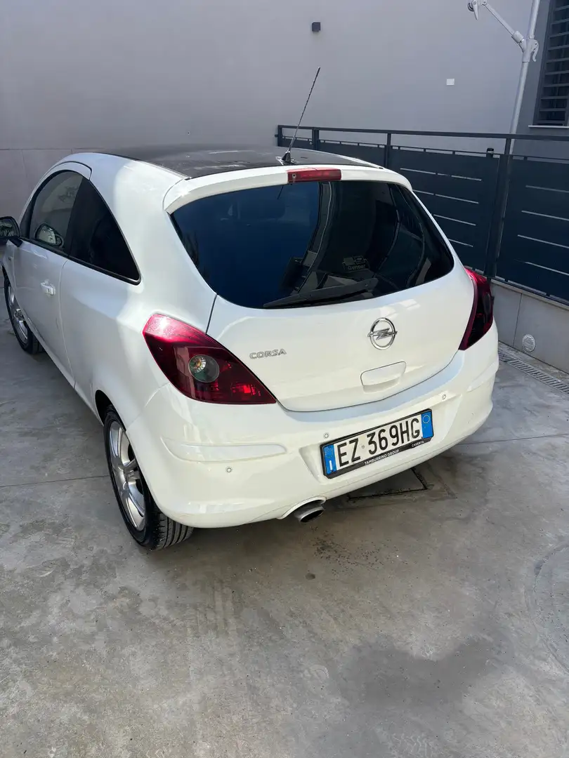 Opel Corsa 3p 1.2 b-Color - 2