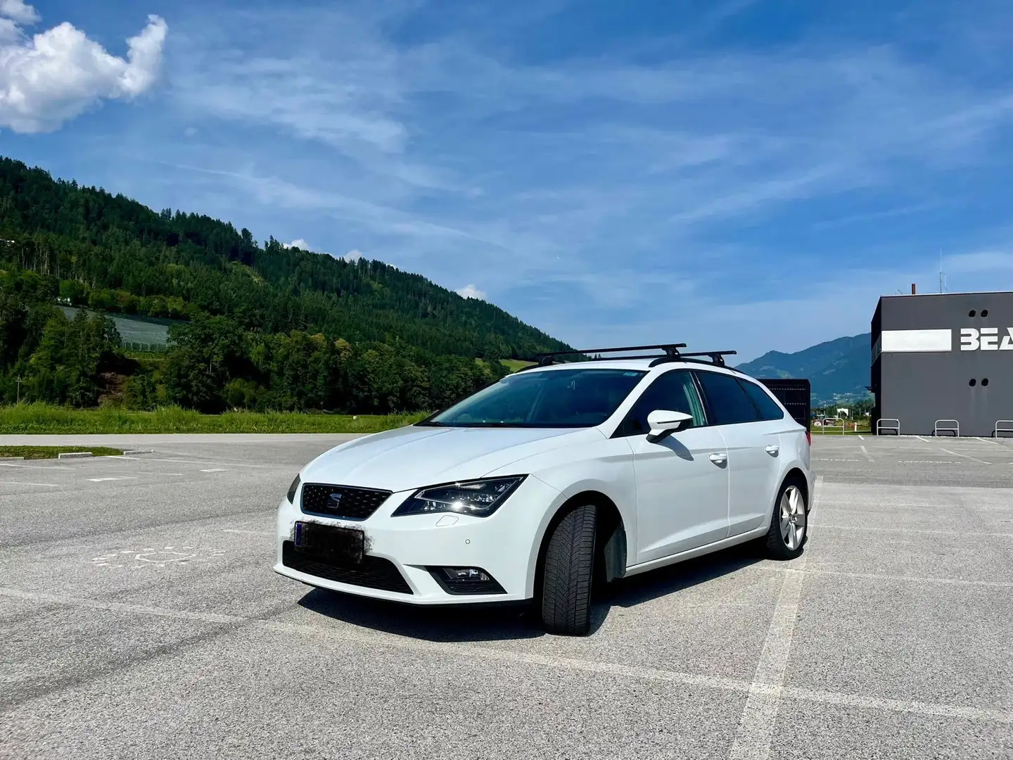 SEAT Leon Leon ST Style 1,6 TDI CR Start-StopStyle Weiß - 1