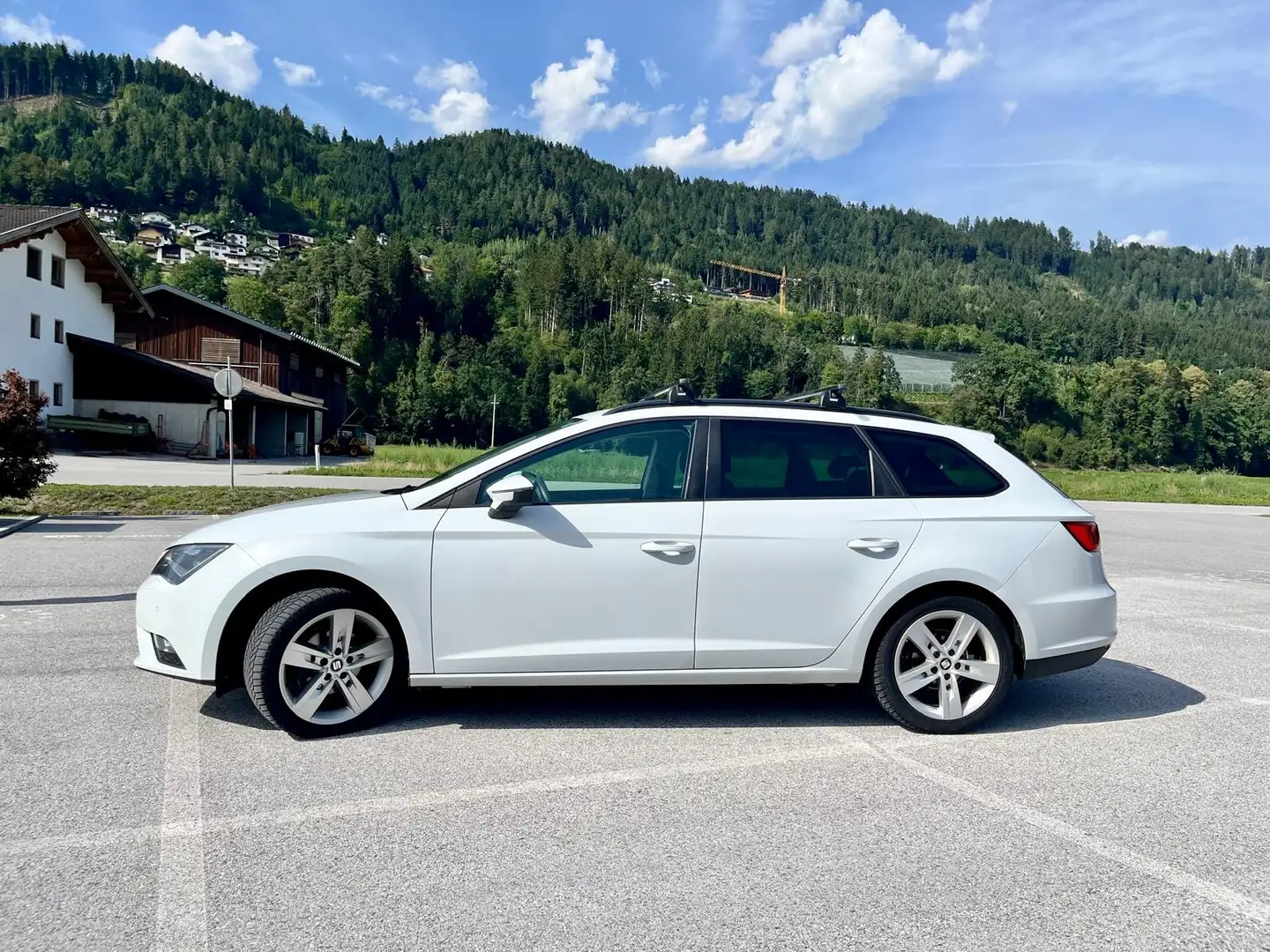 SEAT Leon Leon ST Style 1,6 TDI CR Start-StopStyle Weiß - 2