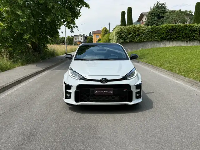 Toyota Yaris view 13