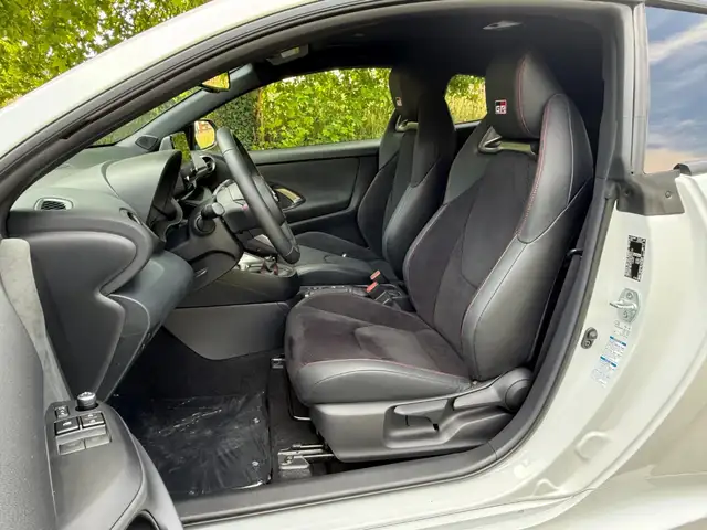 Toyota Yaris view 6
