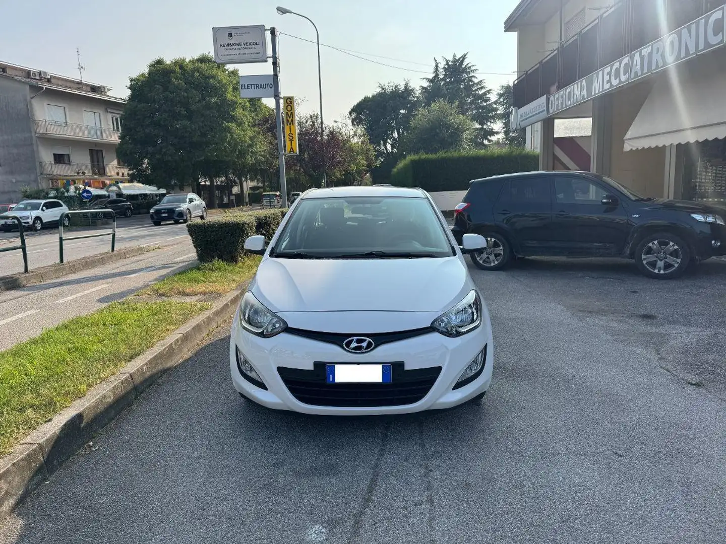 Hyundai i20 1.2 5p. Classic NEOPATENTATI Bianco - 2