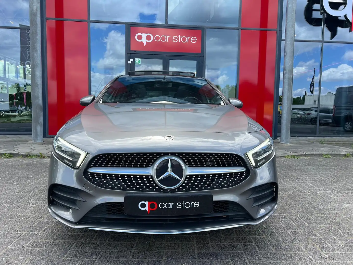 Mercedes-Benz A 250 e Business Solution AMG Limited Gris - 2