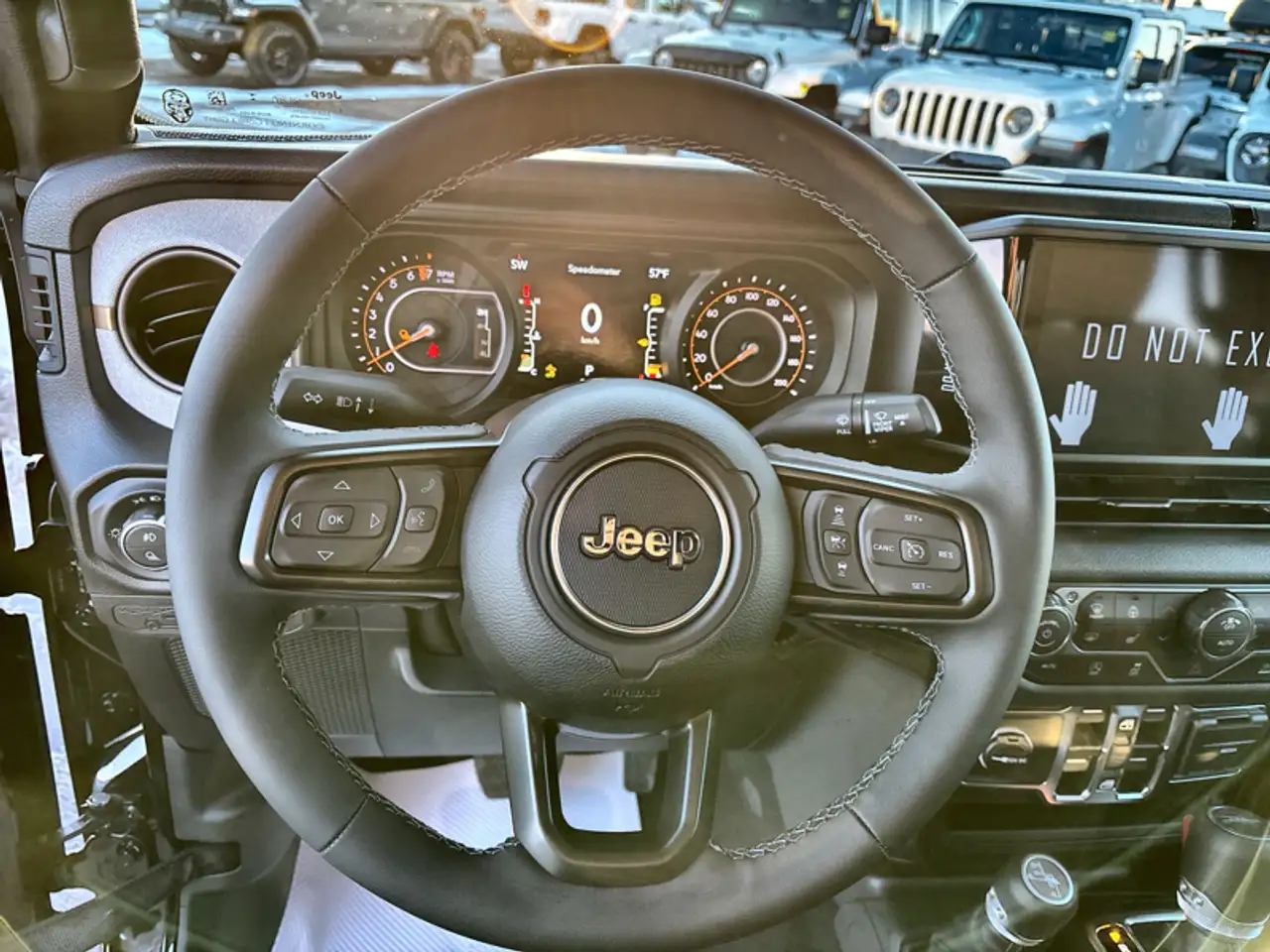 Jeep Gladiator снимка Jeep Gladiator