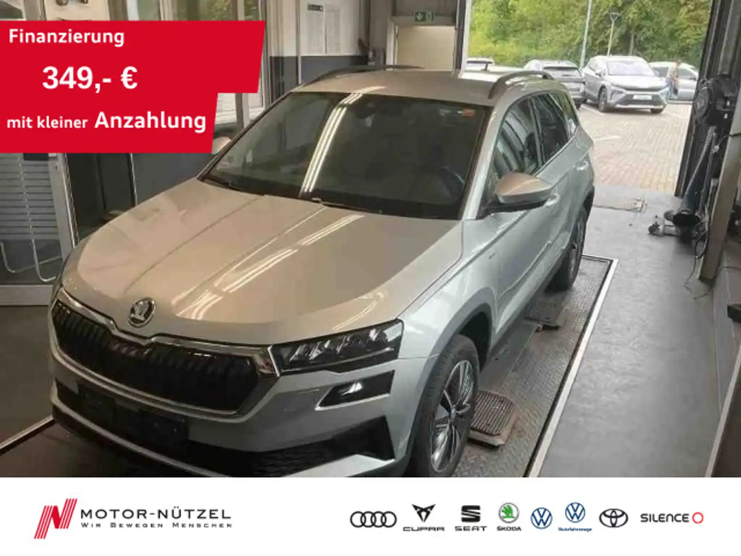 Skoda Karoq 1.5 TSI DSG TOUR LED+NAVI+APP+ACC+SHZ+RFK Silber - 1