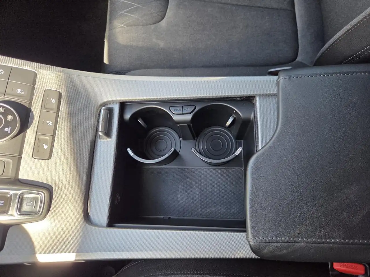 Hyundai PALISADE снимка Hyundai PALISADE