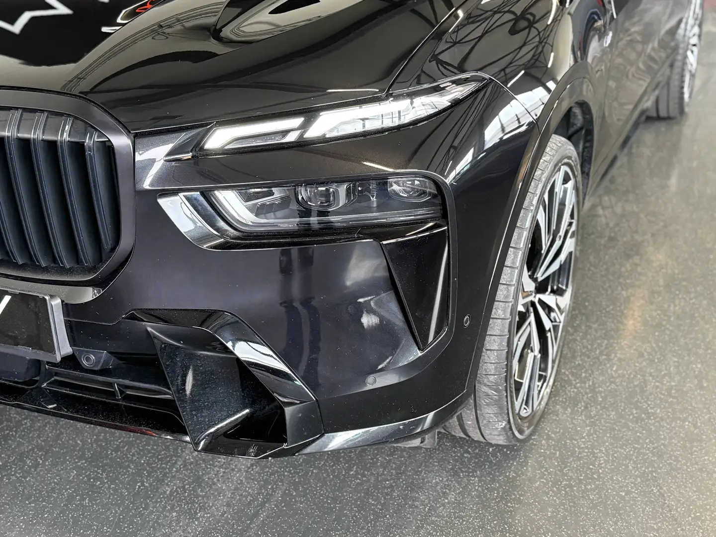BMW X7 xDrive 40 d M Sport Massage*Pano*Bmw Individual *MwSt. ausweisbar Finanzierung Schwarz - 2