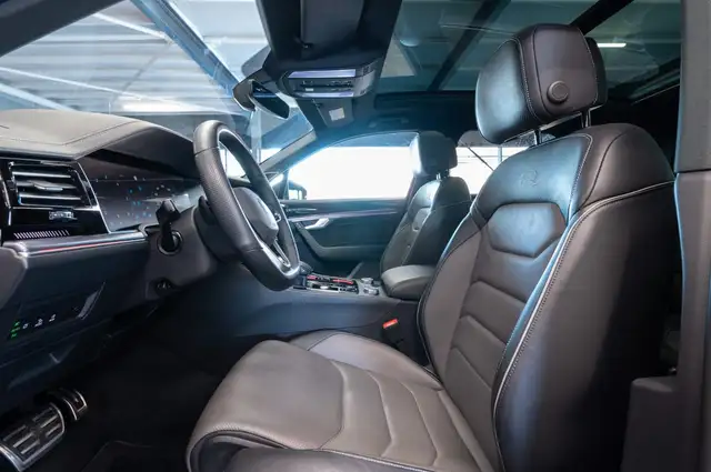 Volkswagen Touareg view 12